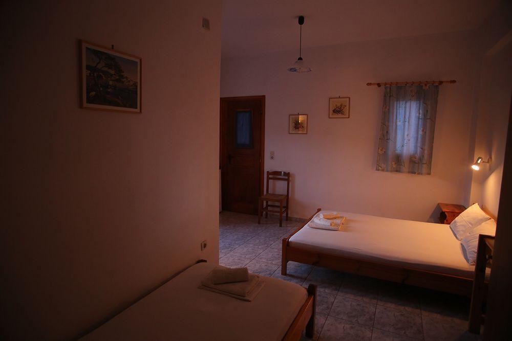 Oasis Rooms & Studios In Galissas Extérieur photo