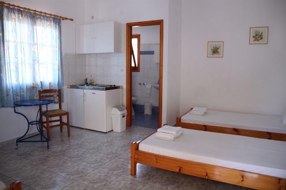 Oasis Rooms & Studios In Galissas Extérieur photo