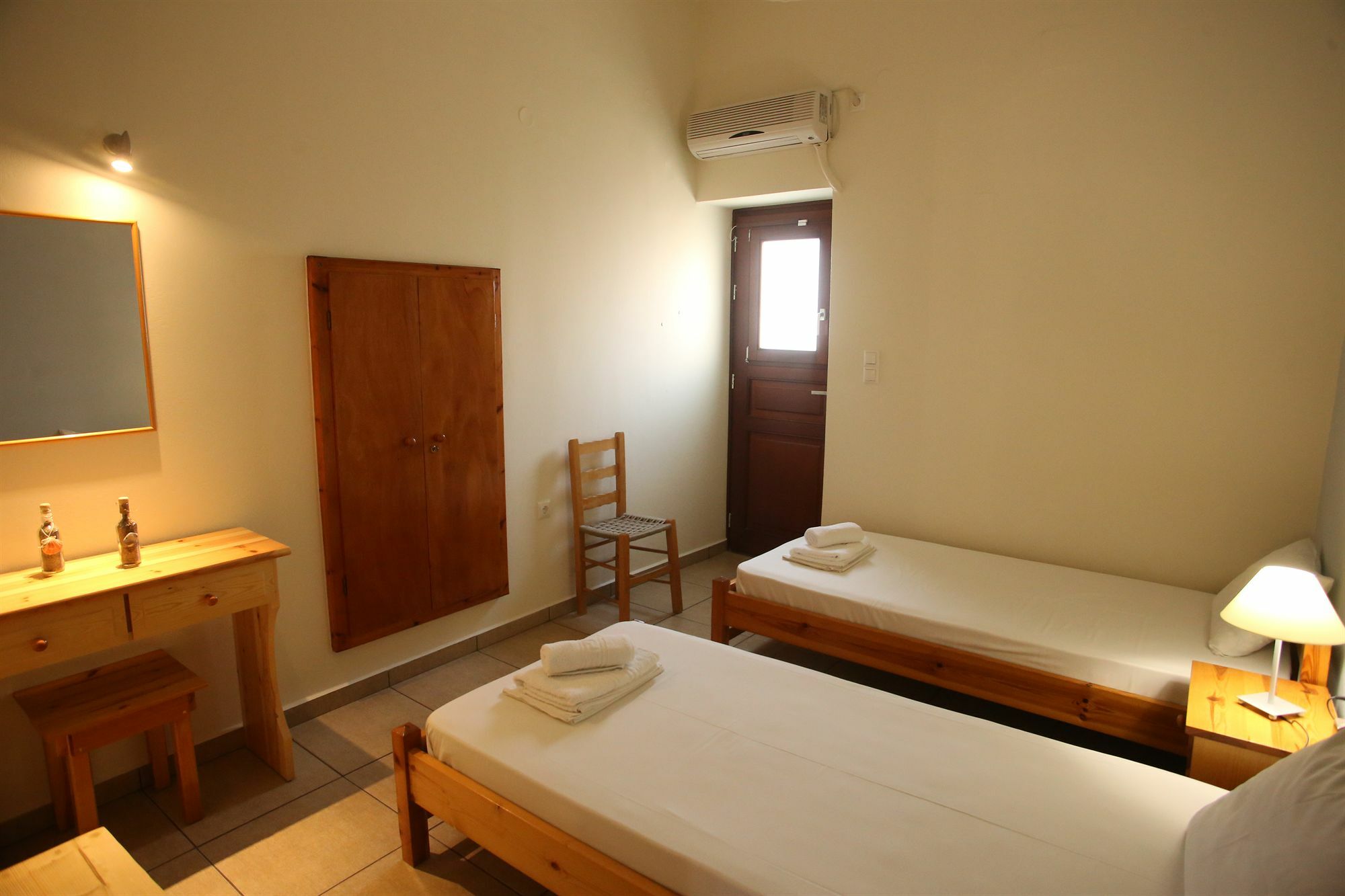 Oasis Rooms & Studios In Galissas Extérieur photo