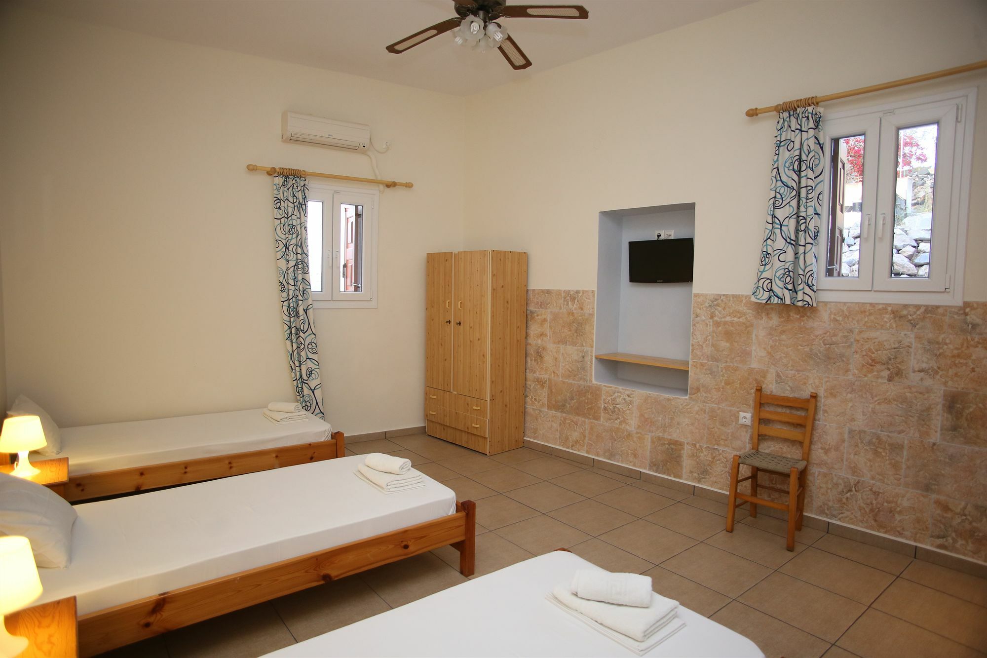 Oasis Rooms & Studios In Galissas Extérieur photo